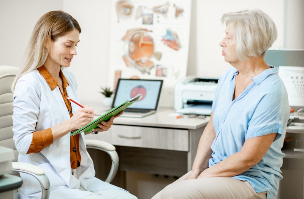 An optometrist evaluates their patient's dry eye symptoms to find the right advanced therapy option for their needs.